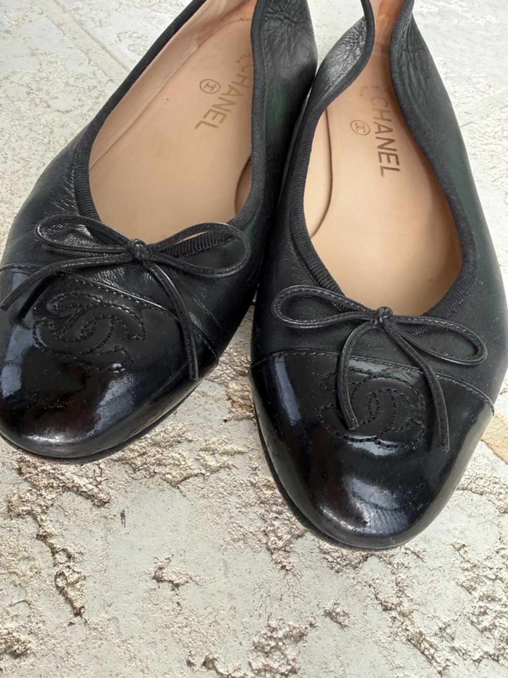 CHANEL Black Leather Cap-Toe Ballet Flats with Logo - Picture 2 of 10